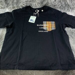 T-shirt nera semplice Berry